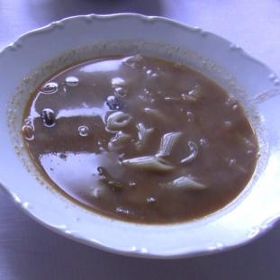 Paradajková polievka s fazuľou